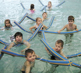 Kinder im Wasser